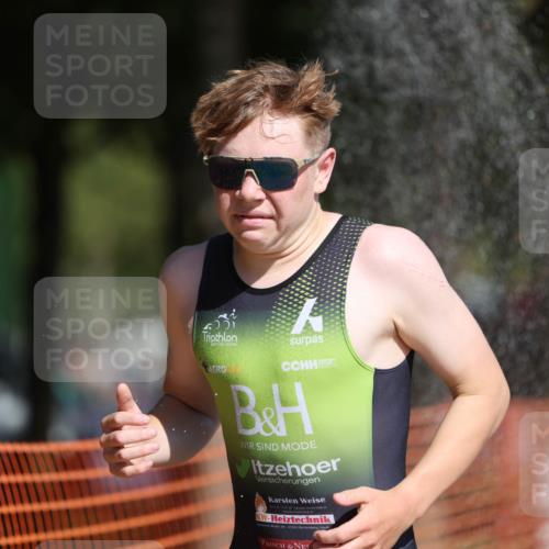 07.09.2025 - 19. Norderstedt Triathlon Michael Strokosch http://msf.ph/oto/8795794 07.09.2025 11:53:49 Laufen 1180 meine-sportfotos.de