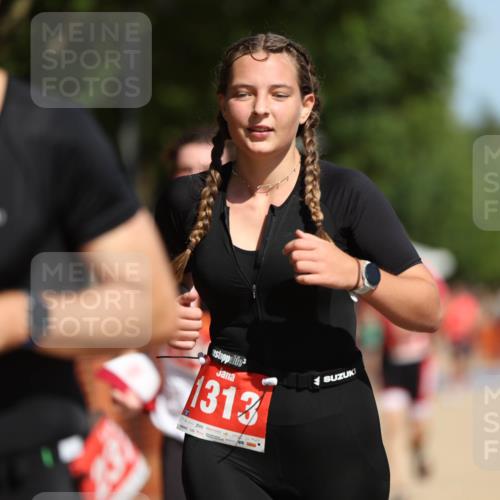 07.09.2025 - 19. Norderstedt Triathlon Michael Strokosch http://msf.ph/oto/8795798 07.09.2025 12:18:31 Laufen 237, 822, 1300, 1313, 1372 meine-sportfotos.de