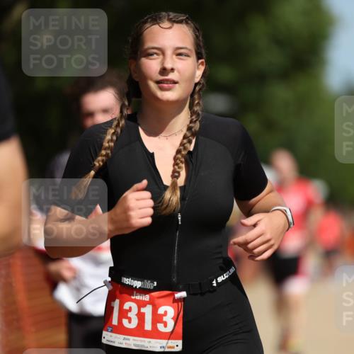 07.09.2025 - 19. Norderstedt Triathlon Michael Strokosch http://msf.ph/oto/8795799 07.09.2025 12:18:32 Laufen 237, 822, 1300, 1313, 1372 meine-sportfotos.de