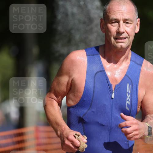 07.09.2025 - 19. Norderstedt Triathlon Michael Strokosch http://msf.ph/oto/8796096 07.09.2025 11:54:22 Laufen 821, 1189, 1200 meine-sportfotos.de