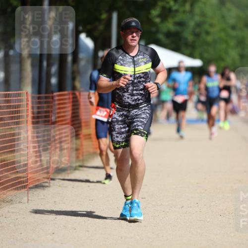 07.09.2025 - 19. Norderstedt Triathlon Michael Strokosch http://msf.ph/oto/8796425 07.09.2025 12:19:46 Laufen 837, 862, 1265 meine-sportfotos.de