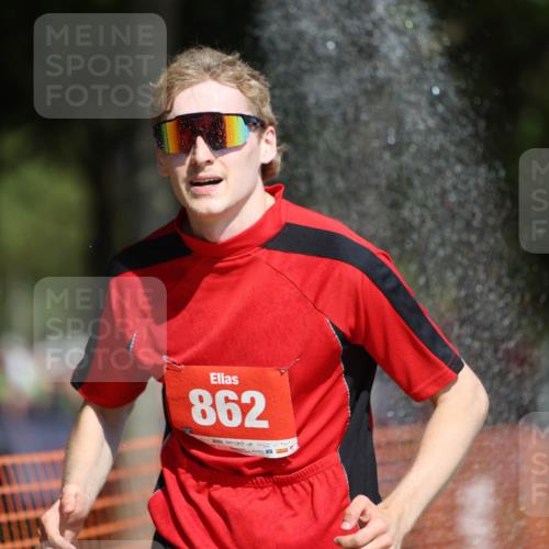 07.09.2025 - 19. Norderstedt Triathlon Michael Strokosch http://msf.ph/oto/8796517 07.09.2025 12:19:53 Laufen 215, 791, 815, 837, 862, 1265 meine-sportfotos.de
