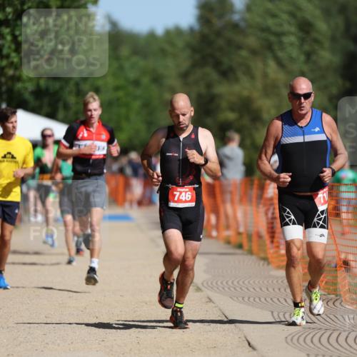 07.09.2025 - 19. Norderstedt Triathlon Michael Strokosch http://msf.ph/oto/8796523 07.09.2025 11:55:21 Laufen 228, 710, 746, 1202 meine-sportfotos.de