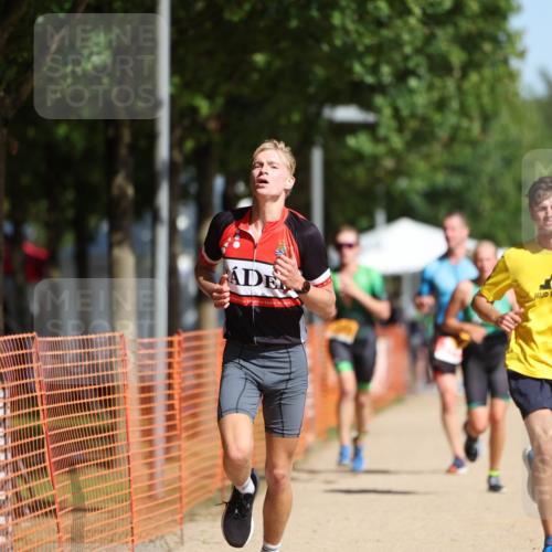 07.09.2025 - 19. Norderstedt Triathlon Michael Strokosch http://msf.ph/oto/8796570 07.09.2025 11:55:24 Laufen 228, 710, 734, 746, 1164, 1173, 1202 meine-sportfotos.de