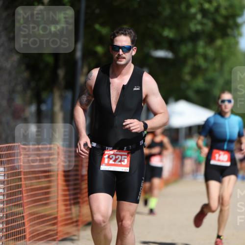 07.09.2025 - 19. Norderstedt Triathlon Michael Strokosch http://msf.ph/oto/8796604 07.09.2025 12:20:04 Laufen 140, 1225, 1278 meine-sportfotos.de