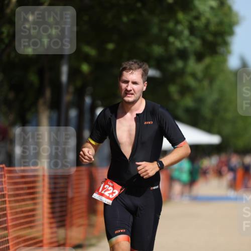 07.09.2025 - 19. Norderstedt Triathlon Michael Strokosch http://msf.ph/oto/8796761 07.09.2025 12:20:22 Laufen 1223 meine-sportfotos.de