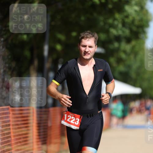 07.09.2025 - 19. Norderstedt Triathlon Michael Strokosch http://msf.ph/oto/8796765 07.09.2025 12:20:22 Laufen 1223 meine-sportfotos.de