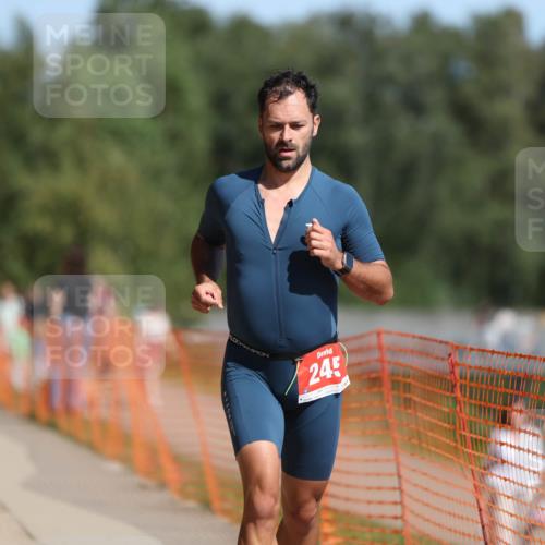 07.09.2025 - 19. Norderstedt Triathlon Michael Strokosch http://msf.ph/oto/8796812 07.09.2025 12:20:42 Laufen 245 meine-sportfotos.de