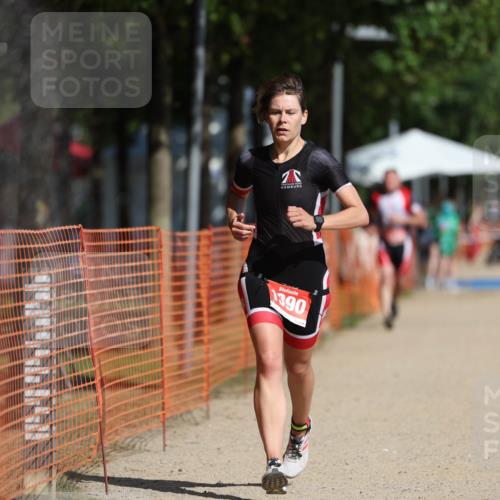 07.09.2025 - 19. Norderstedt Triathlon Michael Strokosch http://msf.ph/oto/8796855 07.09.2025 11:55:47 Laufen 1390 meine-sportfotos.de