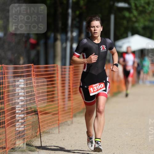 07.09.2025 - 19. Norderstedt Triathlon Michael Strokosch http://msf.ph/oto/8796863 07.09.2025 11:55:47 Laufen 1390 meine-sportfotos.de