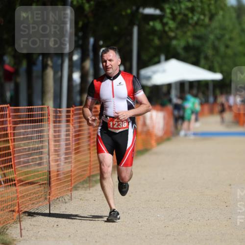 07.09.2025 - 19. Norderstedt Triathlon Michael Strokosch http://msf.ph/oto/8796940 07.09.2025 11:55:54 Laufen 1236 meine-sportfotos.de