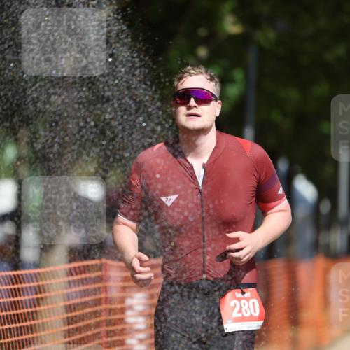 07.09.2025 - 19. Norderstedt Triathlon Michael Strokosch http://msf.ph/oto/8796953 07.09.2025 12:21:01 Laufen 280, 1258, 1368 meine-sportfotos.de