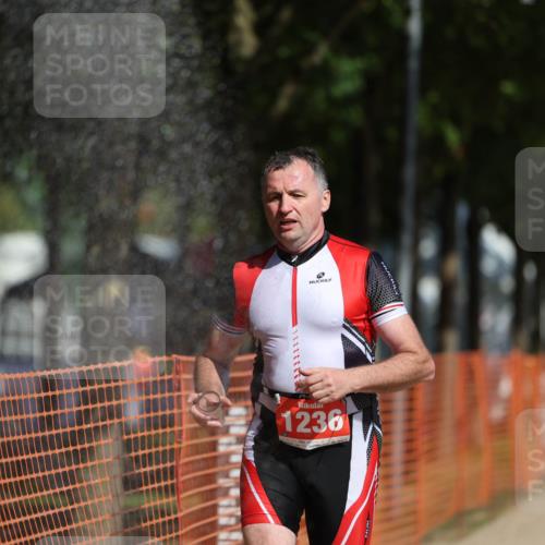 07.09.2025 - 19. Norderstedt Triathlon Michael Strokosch http://msf.ph/oto/8796982 07.09.2025 11:55:56 Laufen 1236 meine-sportfotos.de