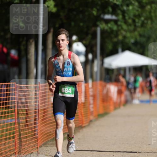 07.09.2025 - 19. Norderstedt Triathlon Michael Strokosch http://msf.ph/oto/8797000 07.09.2025 10:53:31 Laufen 653, 684 meine-sportfotos.de