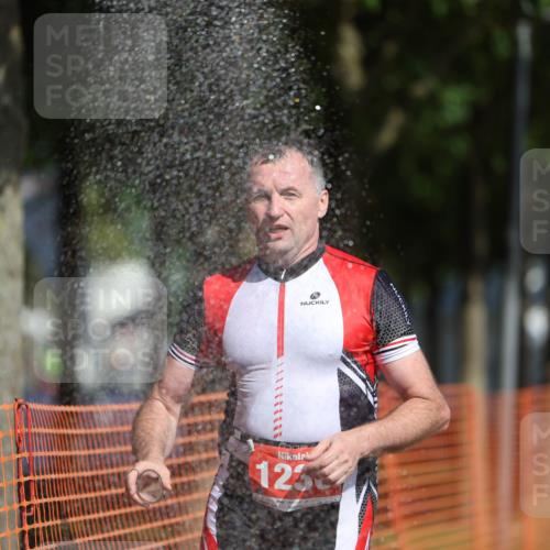 07.09.2025 - 19. Norderstedt Triathlon Michael Strokosch http://msf.ph/oto/8797011 07.09.2025 11:55:57 Laufen 1236 meine-sportfotos.de