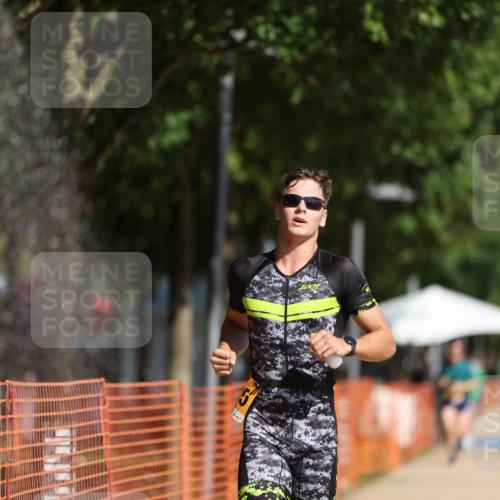 07.09.2025 - 19. Norderstedt Triathlon Michael Strokosch http://msf.ph/oto/8797121 07.09.2025 11:56:28 Laufen 1155, 1175 meine-sportfotos.de