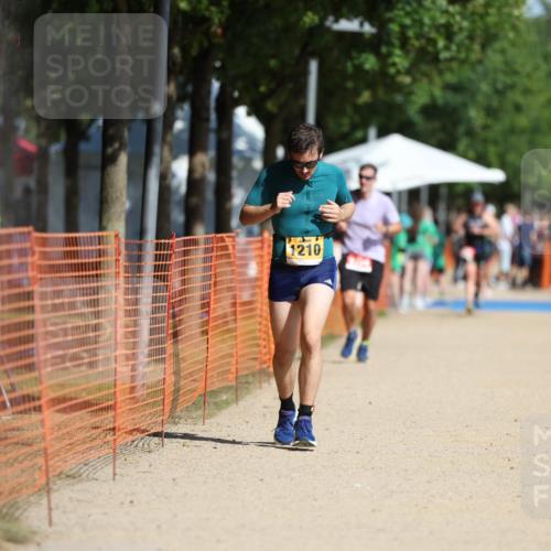 07.09.2025 - 19. Norderstedt Triathlon Michael Strokosch http://msf.ph/oto/8797217 07.09.2025 11:56:38 Laufen 1210 meine-sportfotos.de