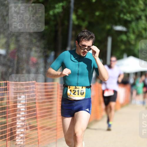 07.09.2025 - 19. Norderstedt Triathlon Michael Strokosch http://msf.ph/oto/8797285 07.09.2025 11:56:41 Laufen 1210, 1274 meine-sportfotos.de