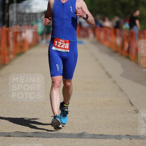 07.09.2025 - 19. Norderstedt Triathlon Michael Strokosch http://msf.ph/oto/8797303 07.09.2025 12:21:55 Laufen 782, 1228 meine-sportfotos.de