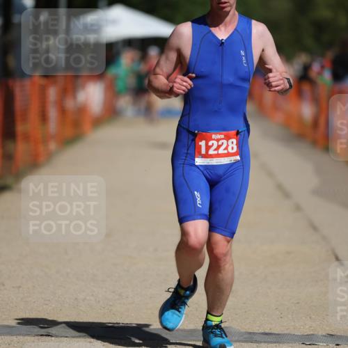 07.09.2025 - 19. Norderstedt Triathlon Michael Strokosch http://msf.ph/oto/8797313 07.09.2025 12:21:56 Laufen 782, 1228 meine-sportfotos.de