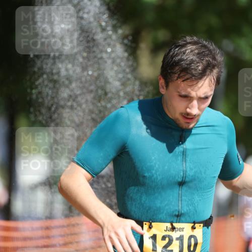 07.09.2025 - 19. Norderstedt Triathlon Michael Strokosch http://msf.ph/oto/8797362 07.09.2025 11:56:43 Laufen 1210, 1274 meine-sportfotos.de