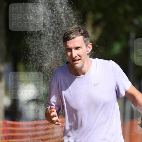 07.09.2025 - 19. Norderstedt Triathlon Michael Strokosch http://msf.ph/oto/8797454 07.09.2025 11:56:48 Laufen 806, 1274 meine-sportfotos.de
