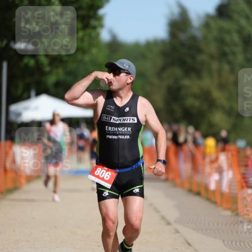 07.09.2025 - 19. Norderstedt Triathlon Michael Strokosch http://msf.ph/oto/8797502 07.09.2025 11:56:54 Laufen 806 meine-sportfotos.de