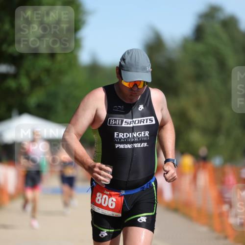 07.09.2025 - 19. Norderstedt Triathlon Michael Strokosch http://msf.ph/oto/8797543 07.09.2025 11:56:56 Laufen 806, 1176 meine-sportfotos.de