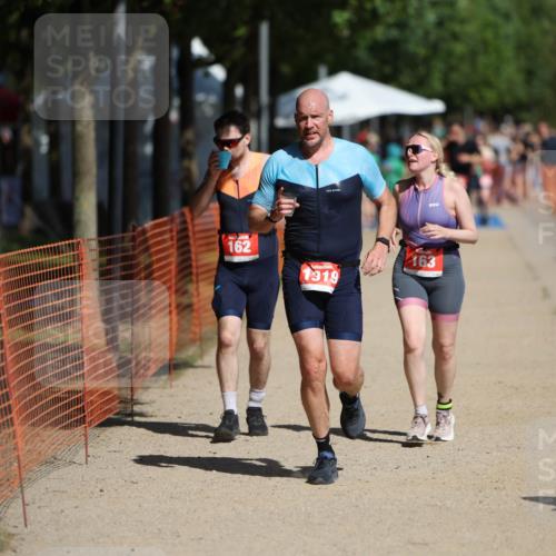 07.09.2025 - 19. Norderstedt Triathlon Michael Strokosch http://msf.ph/oto/8797557 07.09.2025 12:22:53 Laufen 162, 163, 1233, 1319 meine-sportfotos.de