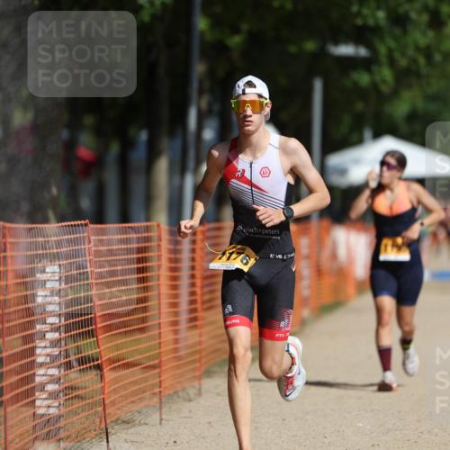 07.09.2025 - 19. Norderstedt Triathlon Michael Strokosch http://msf.ph/oto/8797587 07.09.2025 11:57:01 Laufen 1176, 1195 meine-sportfotos.de