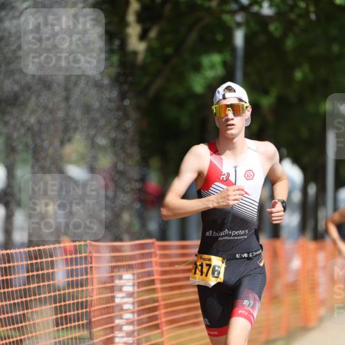07.09.2025 - 19. Norderstedt Triathlon Michael Strokosch http://msf.ph/oto/8797613 07.09.2025 11:57:02 Laufen 1176, 1195 meine-sportfotos.de