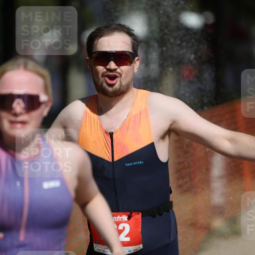 07.09.2025 - 19. Norderstedt Triathlon Michael Strokosch http://msf.ph/oto/8797615 07.09.2025 12:22:59 Laufen 162, 163, 164, 1233, 1319 meine-sportfotos.de