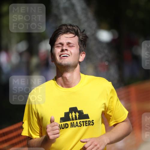 07.09.2025 - 19. Norderstedt Triathlon Michael Strokosch http://msf.ph/oto/8797798 07.09.2025 12:23:25 Laufen 148, 228 meine-sportfotos.de