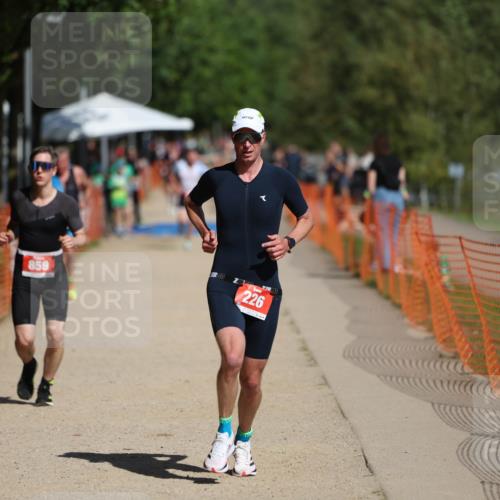 07.09.2025 - 19. Norderstedt Triathlon Michael Strokosch http://msf.ph/oto/8797839 07.09.2025 12:23:36 Laufen 226, 859 meine-sportfotos.de