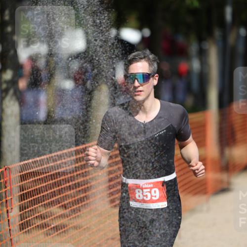 07.09.2025 - 19. Norderstedt Triathlon Michael Strokosch http://msf.ph/oto/8797872 07.09.2025 12:23:40 Laufen 152, 226, 859 meine-sportfotos.de