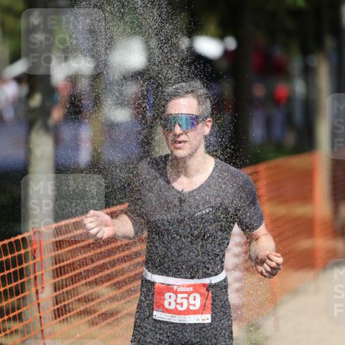 07.09.2025 - 19. Norderstedt Triathlon Michael Strokosch http://msf.ph/oto/8797876 07.09.2025 12:23:41 Laufen 152, 226, 859 meine-sportfotos.de