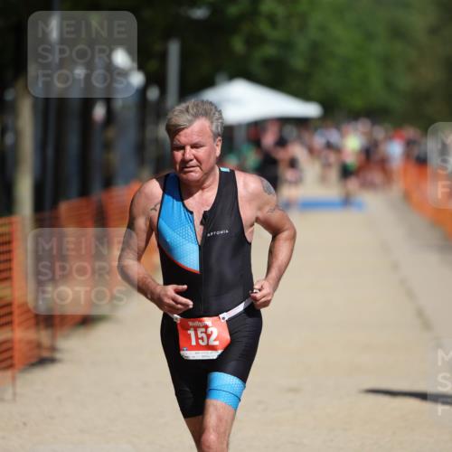 07.09.2025 - 19. Norderstedt Triathlon Michael Strokosch http://msf.ph/oto/8797907 07.09.2025 12:23:48 Laufen 152, 838 meine-sportfotos.de