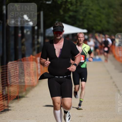 07.09.2025 - 19. Norderstedt Triathlon Michael Strokosch http://msf.ph/oto/8797956 07.09.2025 12:23:59 Laufen 138, 281 meine-sportfotos.de