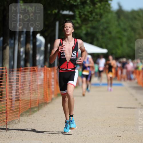 07.09.2025 - 19. Norderstedt Triathlon Michael Strokosch http://msf.ph/oto/8798225 07.09.2025 11:57:46 Laufen 300, 1179, 1186 meine-sportfotos.de
