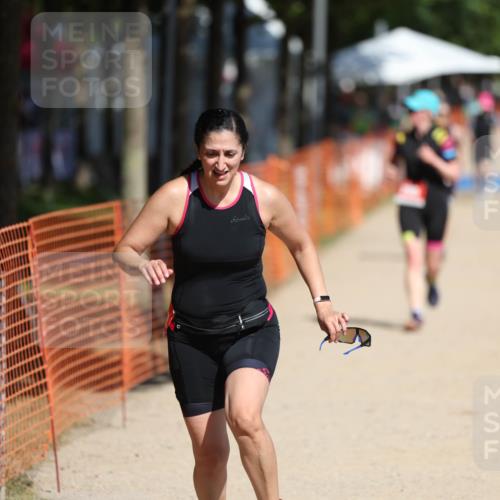 07.09.2025 - 19. Norderstedt Triathlon Michael Strokosch http://msf.ph/oto/8798316 07.09.2025 12:25:14 Laufen 299, 1367, 1380 meine-sportfotos.de