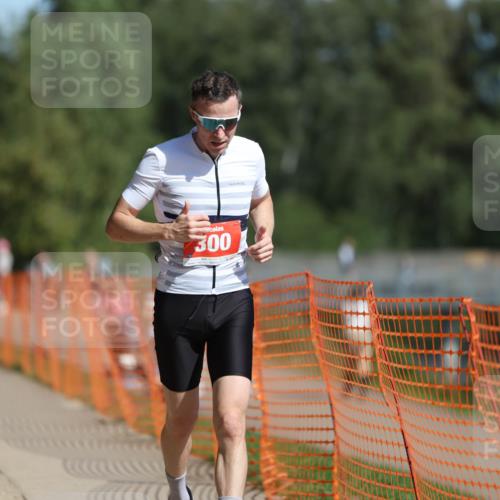 07.09.2025 - 19. Norderstedt Triathlon Michael Strokosch http://msf.ph/oto/8798351 07.09.2025 11:57:52 Laufen 300, 1179, 1186, 1211 meine-sportfotos.de