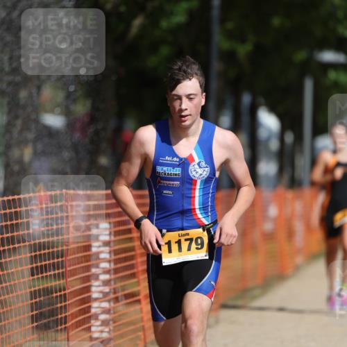 07.09.2025 - 19. Norderstedt Triathlon Michael Strokosch http://msf.ph/oto/8798386 07.09.2025 11:57:53 Laufen 300, 1179, 1211 meine-sportfotos.de