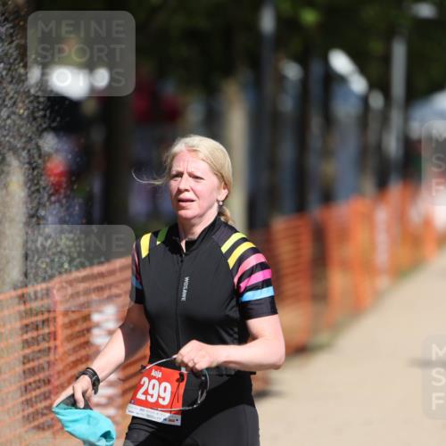 07.09.2025 - 19. Norderstedt Triathlon Michael Strokosch http://msf.ph/oto/8798398 07.09.2025 12:25:20 Laufen 299, 1327, 1367 meine-sportfotos.de