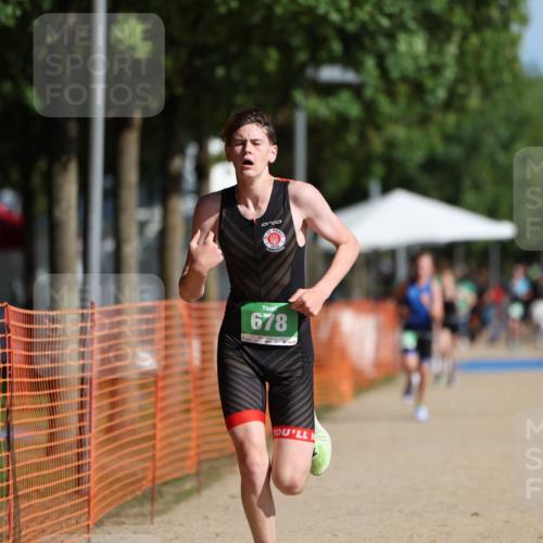 07.09.2025 - 19. Norderstedt Triathlon Michael Strokosch http://msf.ph/oto/8798436 07.09.2025 10:54:46 Laufen 99, 678 meine-sportfotos.de