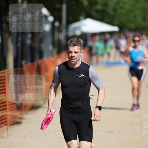 07.09.2025 - 19. Norderstedt Triathlon Michael Strokosch http://msf.ph/oto/8798475 07.09.2025 12:25:30 Laufen 136, 727, 793, 1327 meine-sportfotos.de
