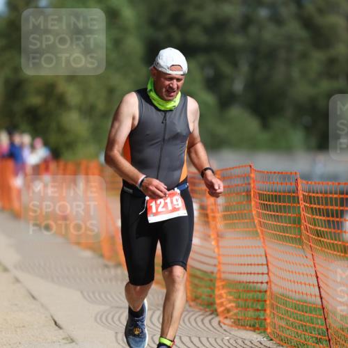 07.09.2025 - 19. Norderstedt Triathlon Michael Strokosch http://msf.ph/oto/8798517 07.09.2025 11:58:01 Laufen 276, 1211, 1219 meine-sportfotos.de
