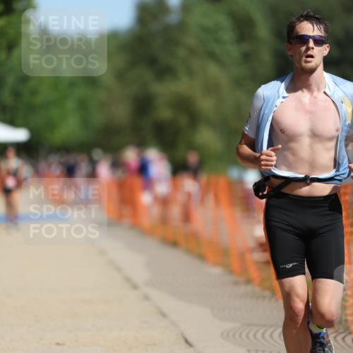 07.09.2025 - 19. Norderstedt Triathlon Michael Strokosch http://msf.ph/oto/8798798 07.09.2025 11:58:26 Laufen 185, 1172, 1182 meine-sportfotos.de