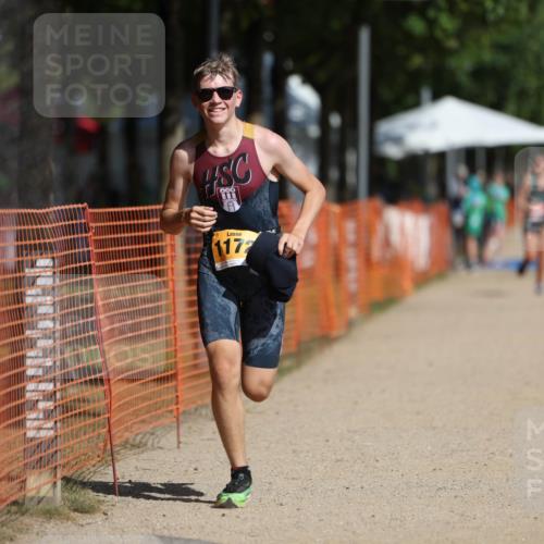 07.09.2025 - 19. Norderstedt Triathlon Michael Strokosch http://msf.ph/oto/8798858 07.09.2025 11:58:29 Laufen 185, 1172, 1182 meine-sportfotos.de