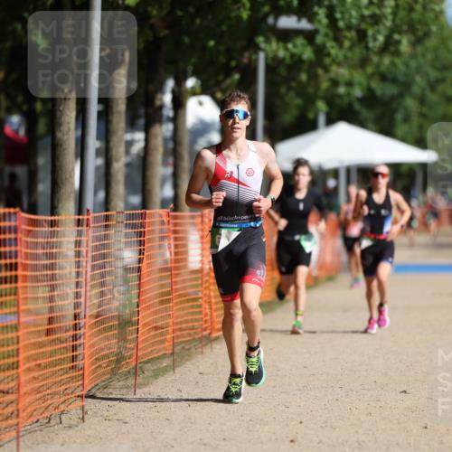 07.09.2025 - 19. Norderstedt Triathlon Michael Strokosch http://msf.ph/oto/8798887 07.09.2025 10:55:31 Laufen 637, 661, 680 meine-sportfotos.de