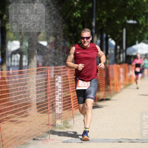 07.09.2025 - 19. Norderstedt Triathlon Michael Strokosch http://msf.ph/oto/8799035 07.09.2025 12:28:53 Laufen 267, 823, 1358 meine-sportfotos.de